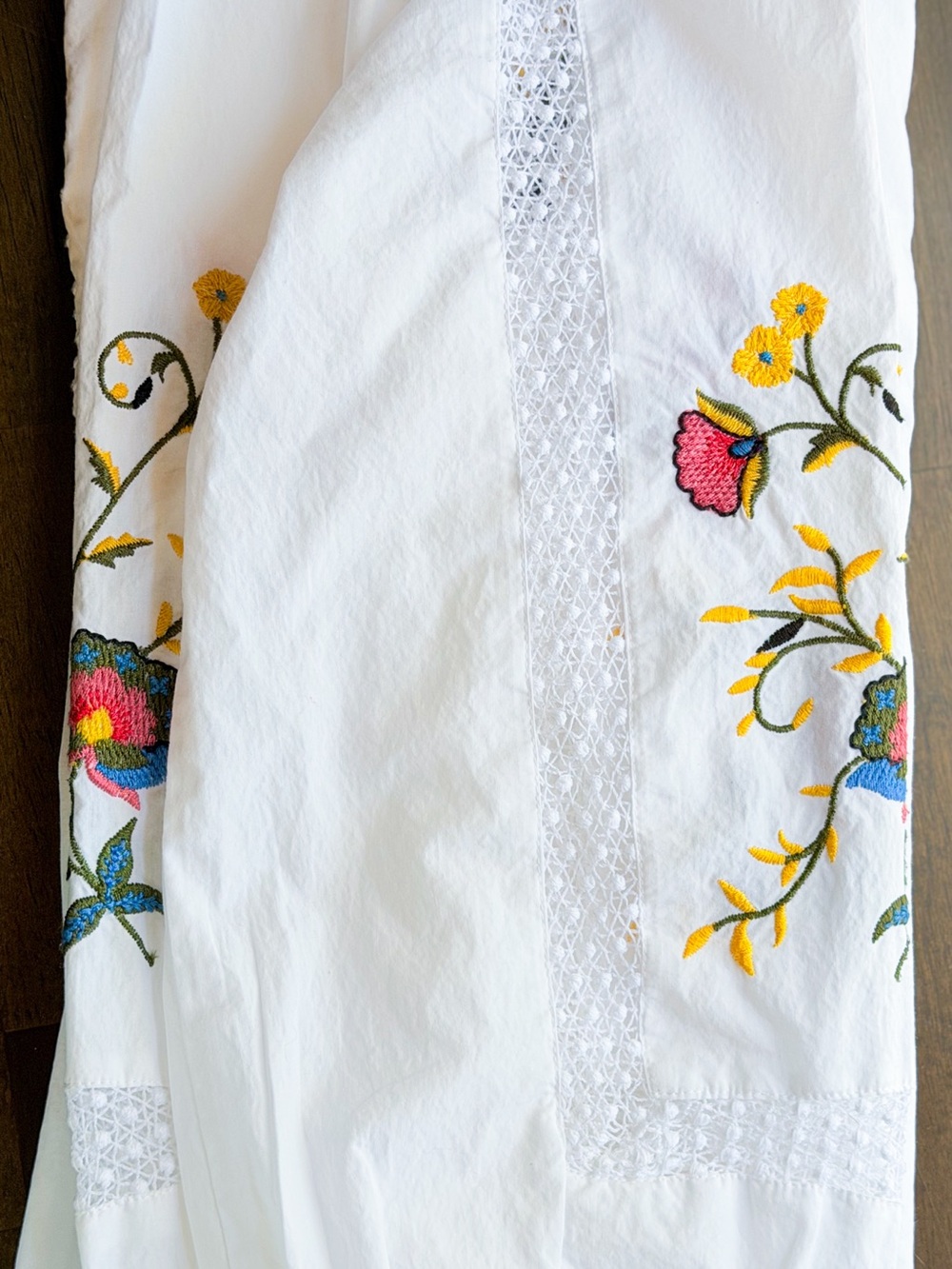 LOFT White Embroidered Floral Boho Blouse Lace Detail Peasant 100% Cotton M EUC - Picture 6 of 8